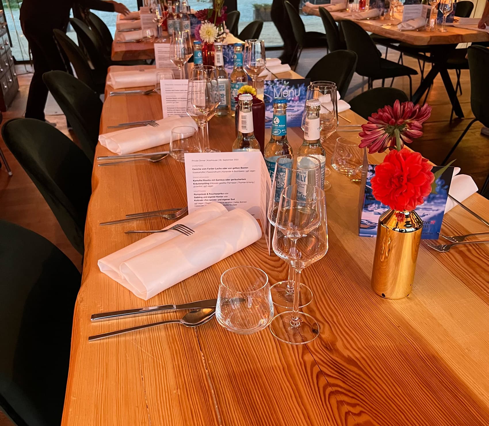 Gedeckte Dinner-Tafel – Corporate Dinner / Gala Setting.